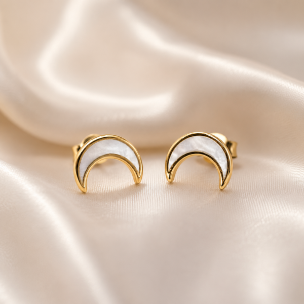 Alternative view of Ohrstecker „Luna“ mit Perlmutt aus 925er Sterling Silber, goldplattiert