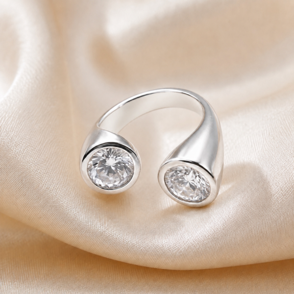 Ring „Namo“ aus 925er Sterling Silber mit weißem Zirkonia