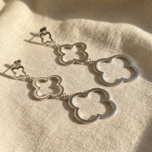 Ohrringe „Samantha“ mit 3er-Blütenmotiv aus 925er Sterling Silber