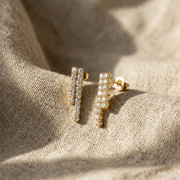 Alternative view of Ohrringe „Eternal“ aus 925er Sterling Silber, goldplattiert mit weißem Zirkonia