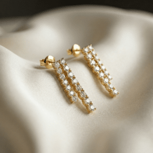 Ohrringe „Eternal“ aus 925er Sterling Silber, goldplattiert mit weißem Zirkonia