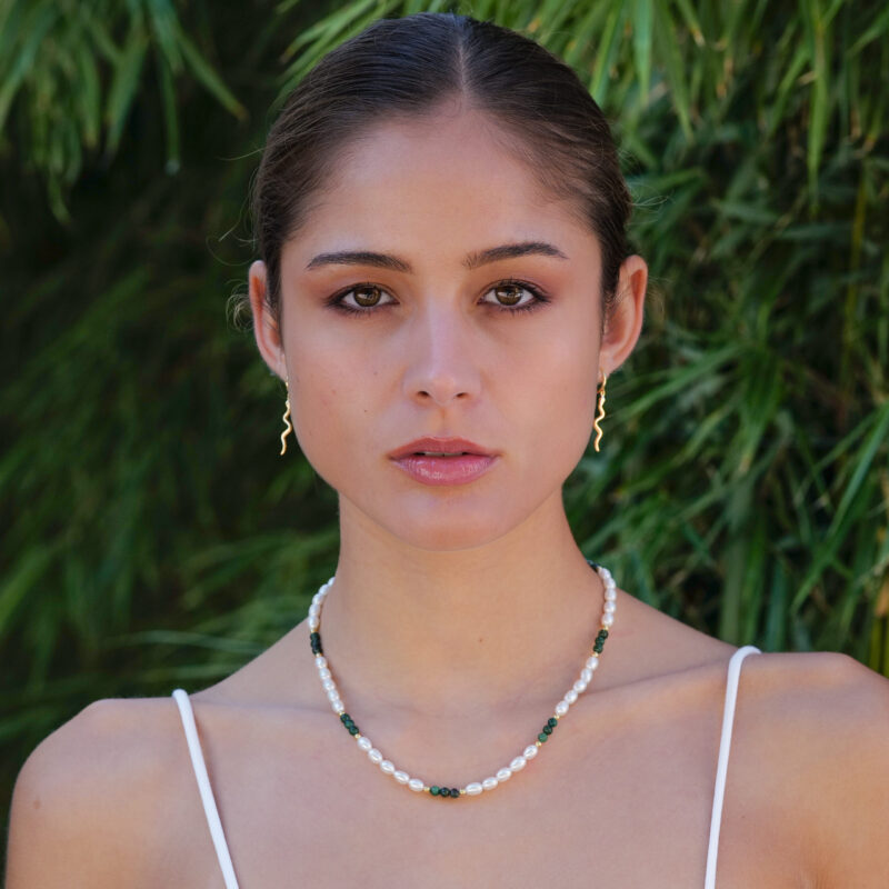 Alternative view of Perlen-Kugelkette „Arles“ mit Edelstein aus 925er Sterling Silber