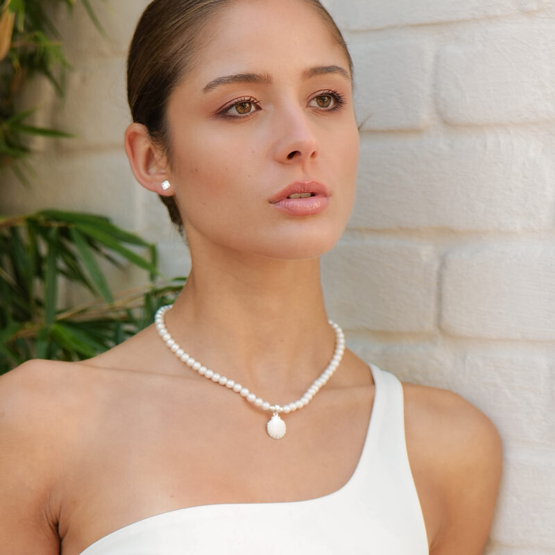 Alternative view of Perlenkette „Guscio“ mit Edelstein aus 925er Sterling Silber