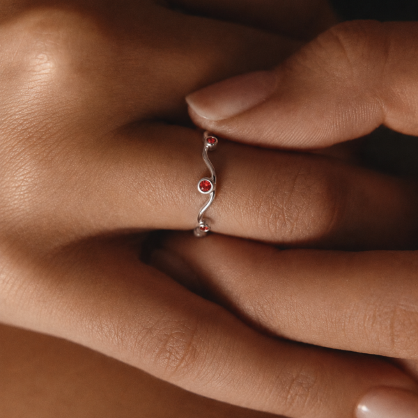 Ring "Senta" aus 925er Sterling Silber mit rotem Zirkonia