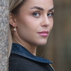 Alternative view of Ohrringe Halbcreolen Coslada Perlmutt 925 Sterling Silber goldplattiert