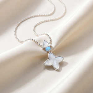 Kette „Coslada Geo“ mit Perlmutt & blauem Opal aus 925er Sterling Silber