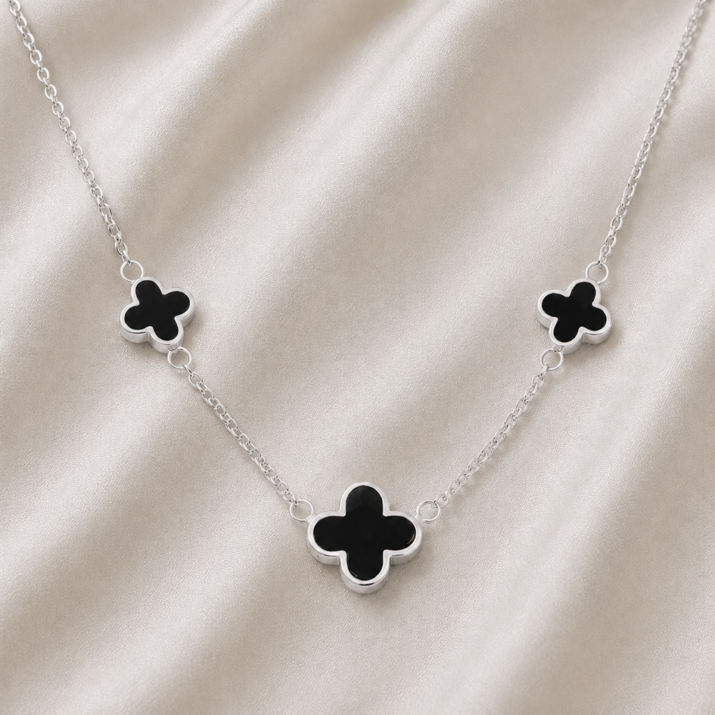 Kette „New York“ mit Onyx im 3er-Blütenmotiv aus 925er Sterling Silber