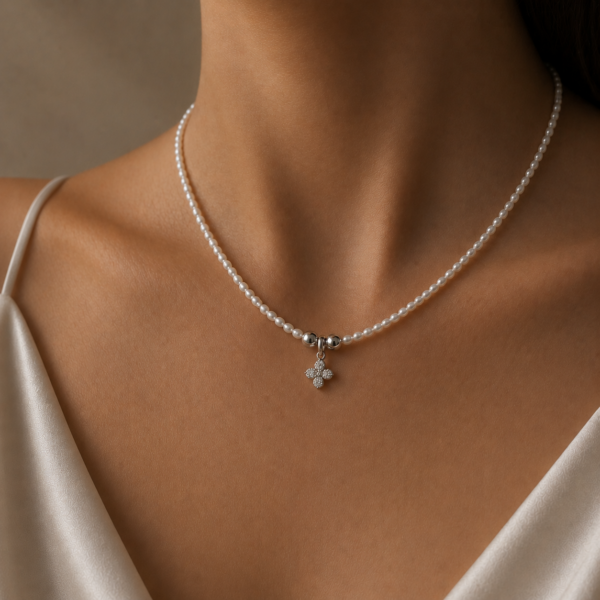 Kugelkette „Lore“ mit Süßwasserperlen aus 925er Sterling Silber