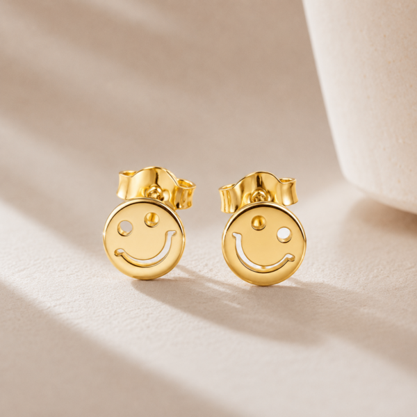 Smiley-Ohrstecker aus 925er Sterling Silber, glanzvoll goldplattiert