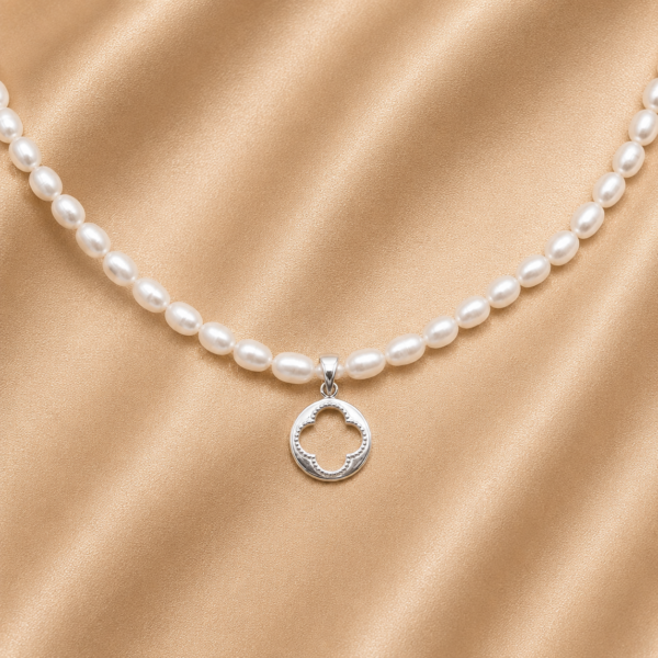 Kugelkette „Paros“ mit Süßwasserperlen aus 925er Sterling Silber
