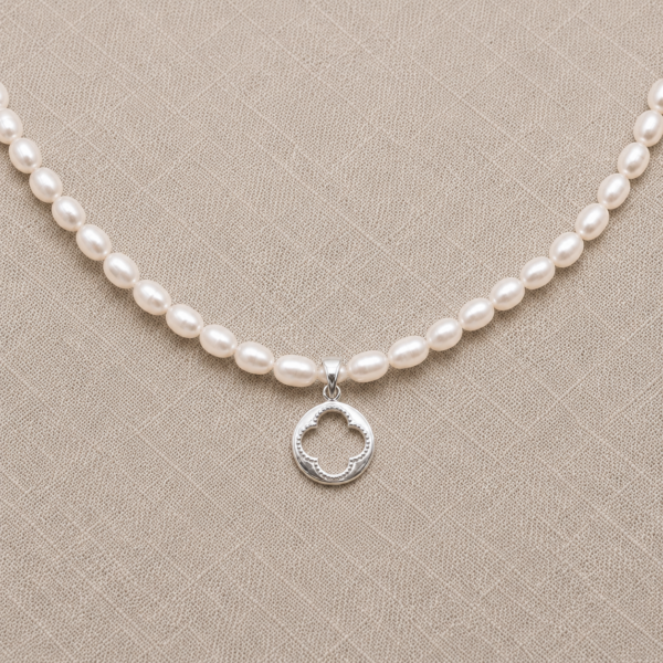 Kugelkette „Paros“ mit Süßwasserperlen aus 925er Sterling Silber
