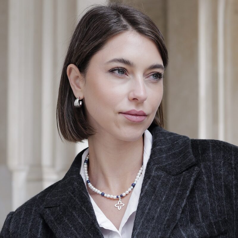 Alternative view of Kugelkette „Coslada Azul“ mit Muschelkernperlen aus 925er Sterling Silber